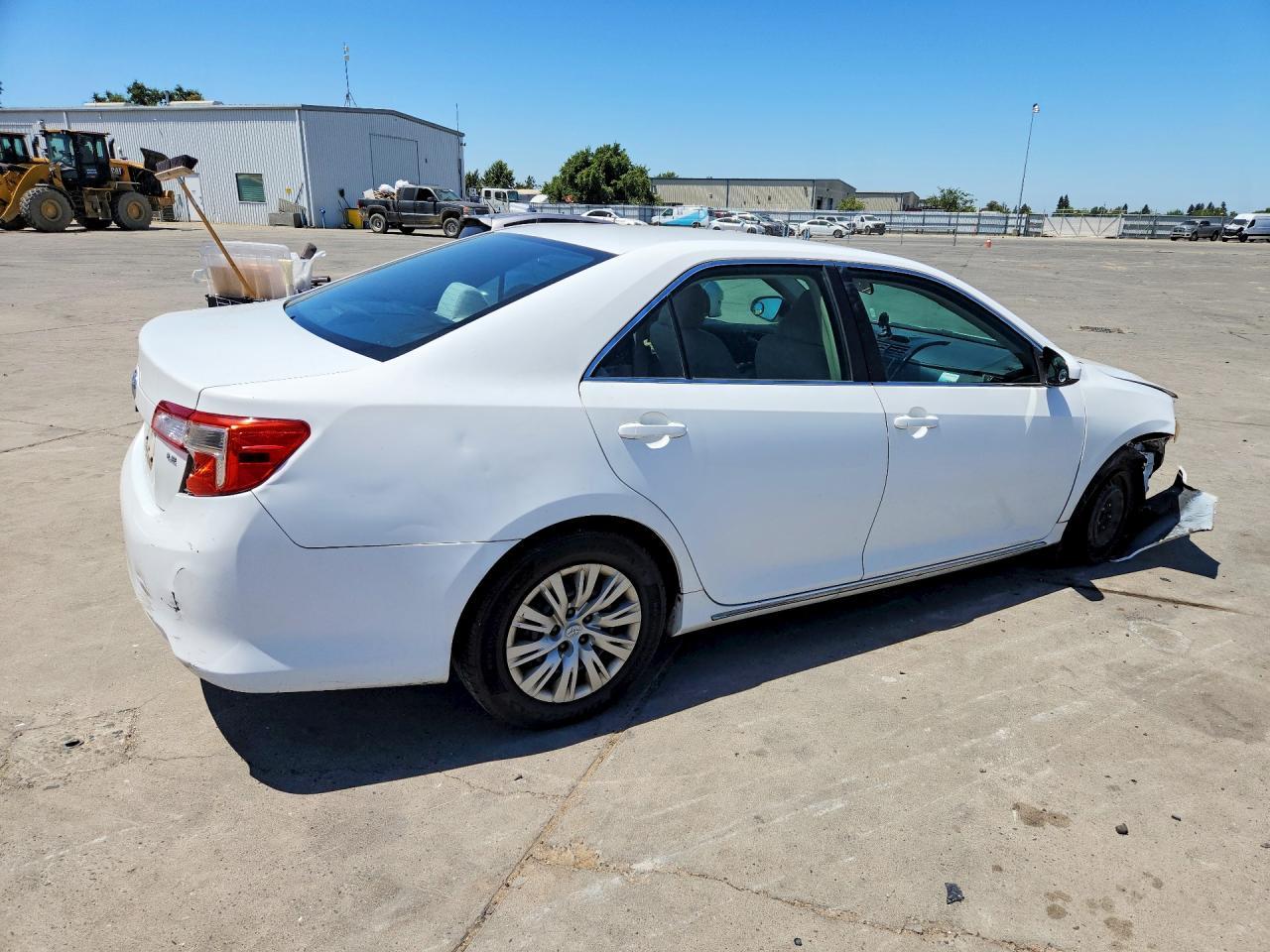 2012 Toyota Camry Le Automatic - Image 3