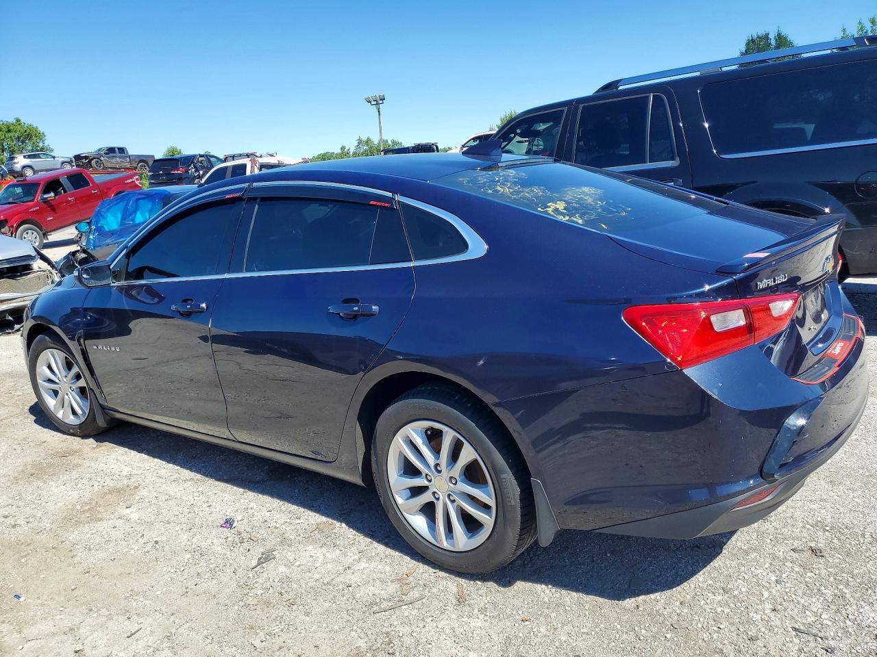 2017 Chevrolet Malibu Lt - Image 2
