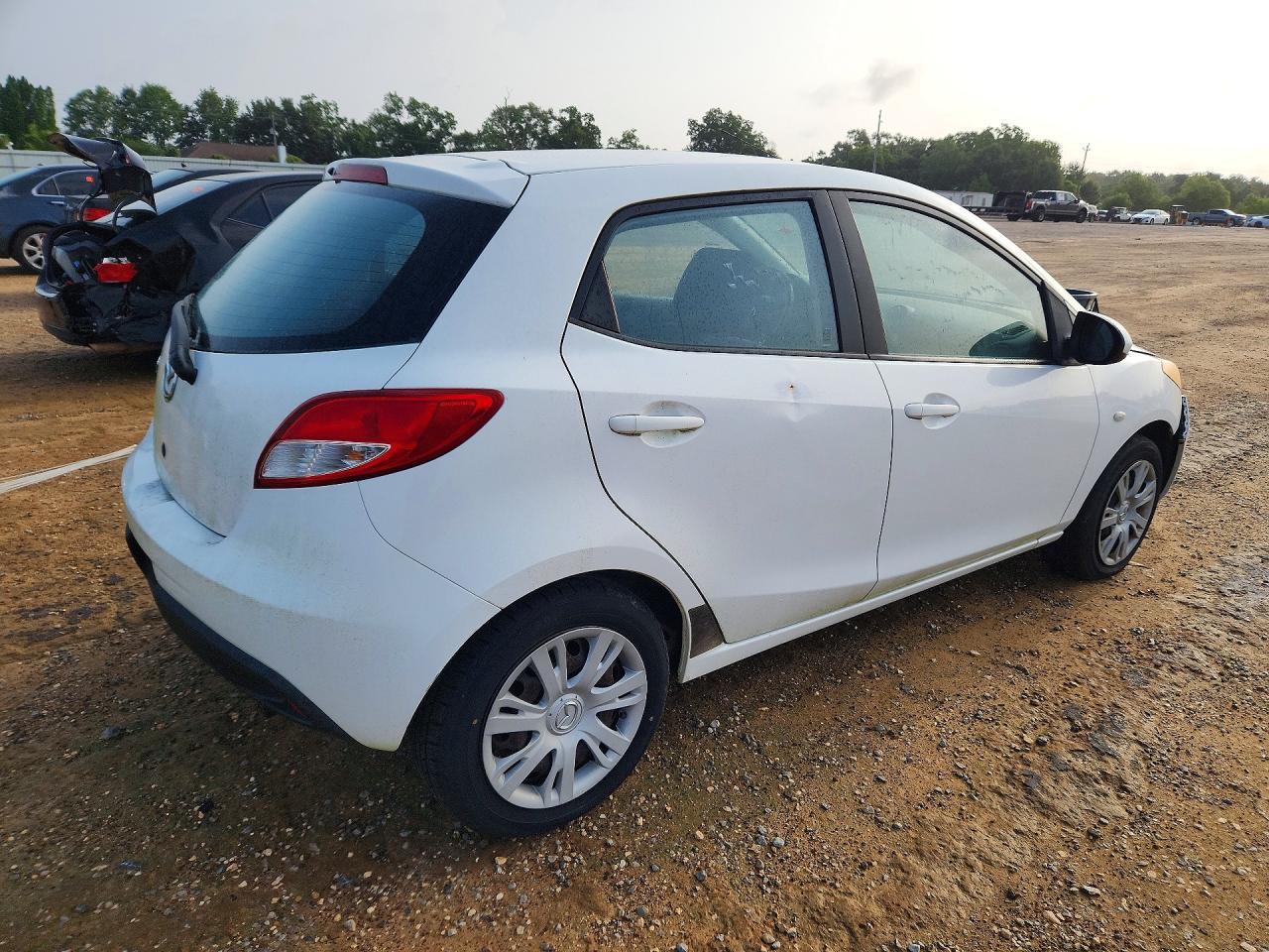 2013 Mazda Mazda2 - Фото 3