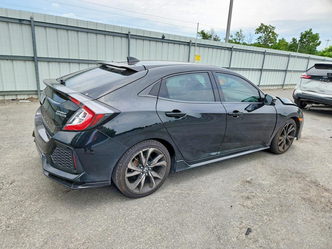 2017 Honda Civic Sport Touring - Image 3