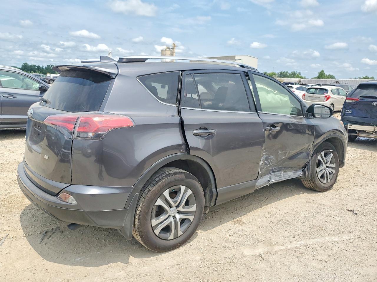 2017 Toyota Rav4 Le - Image 3