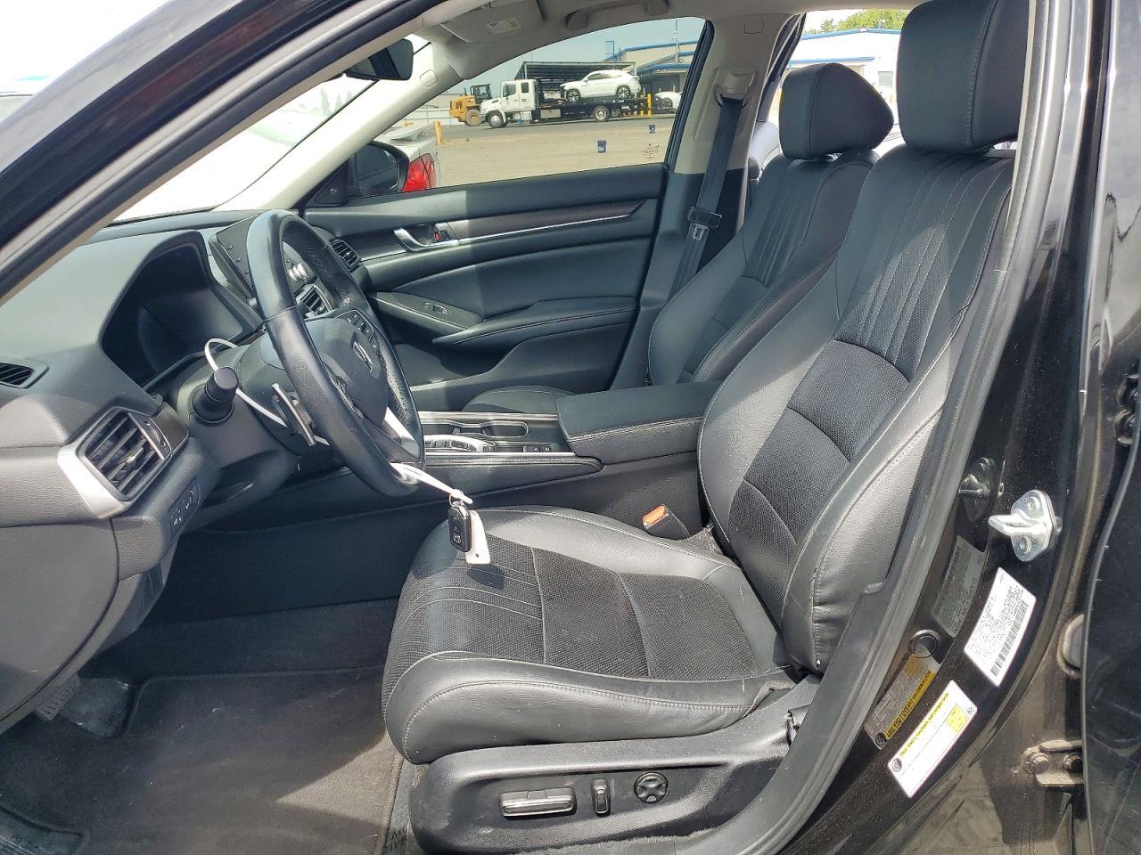 2021 Honda Accord Touring - Image 7