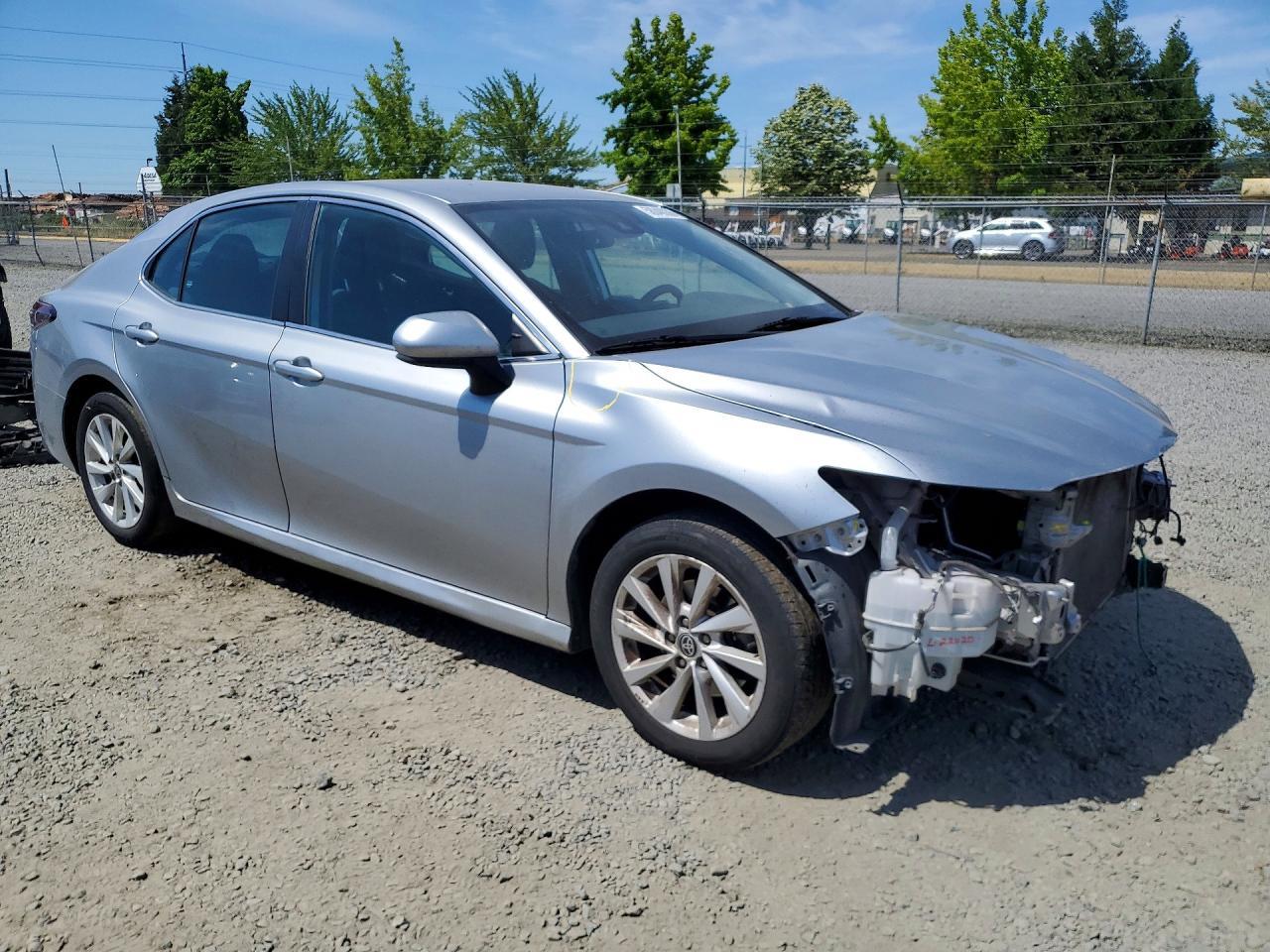 2022 Toyota Camry Le - Image 4