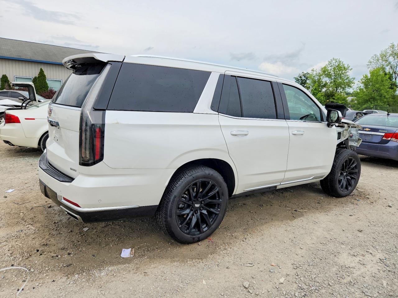 2025 Cadillac Escalade Premium Luxury - Image 3
