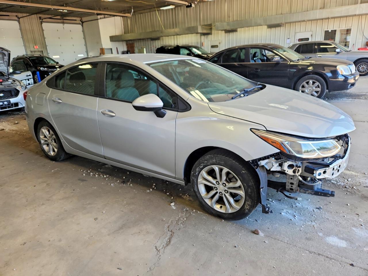 2019 Chevrolet Cruze - Фото 4