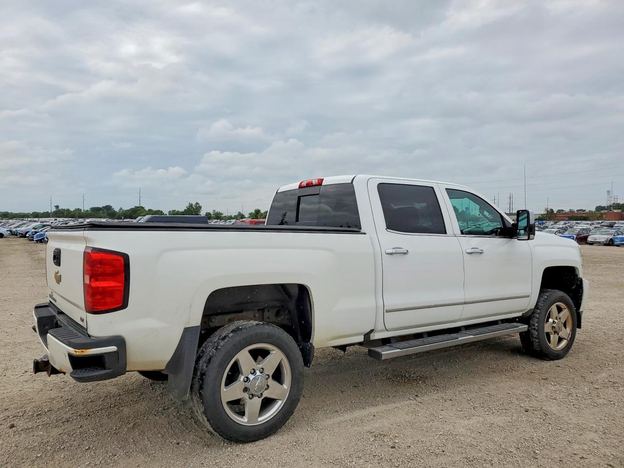2016 Chevrolet Silverado K2500 Heavy Duty Ltz - Image 3