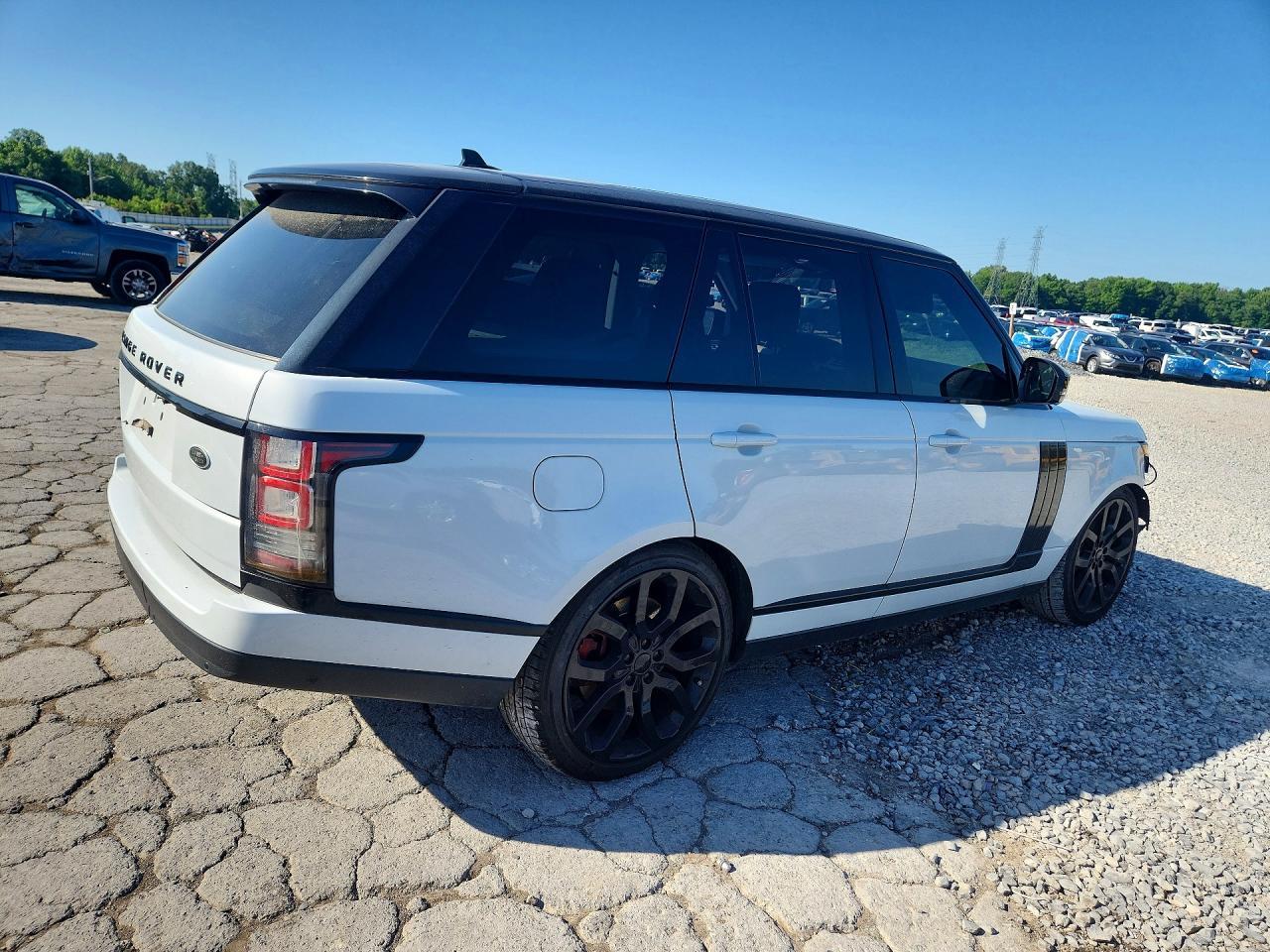 2016 Land Rover Range Rover Supercharged - Image 3
