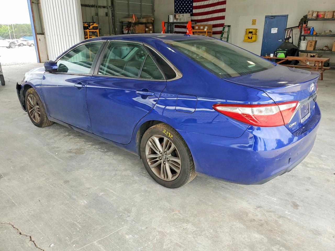 2016 Toyota Camry Se - Image 2
