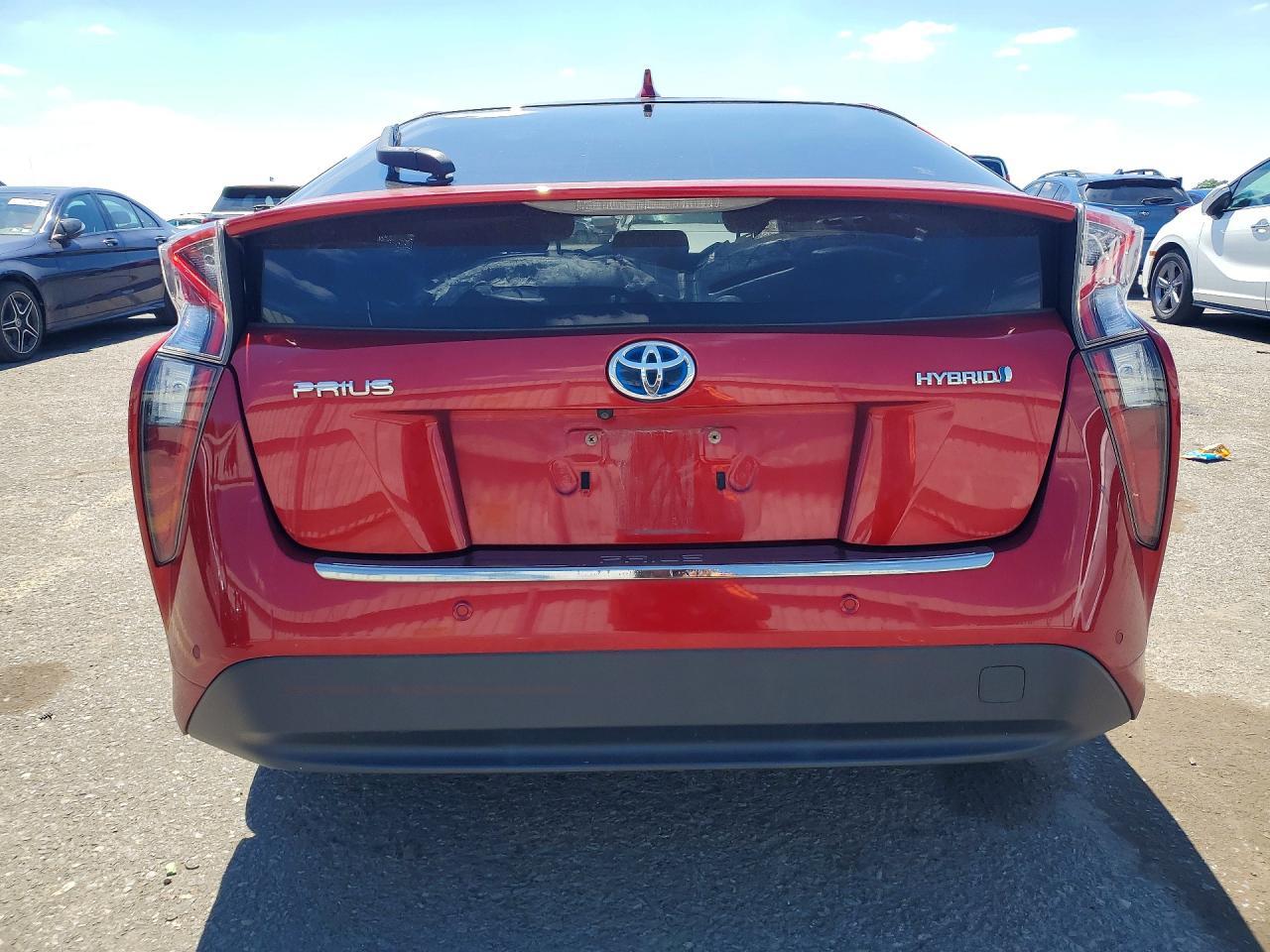 2018 Toyota Prius Two - Фото 6