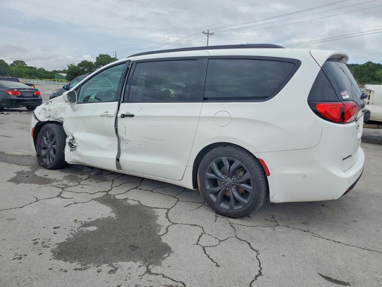 2020 Chrysler Pacifica Touring L Plus - Image 2
