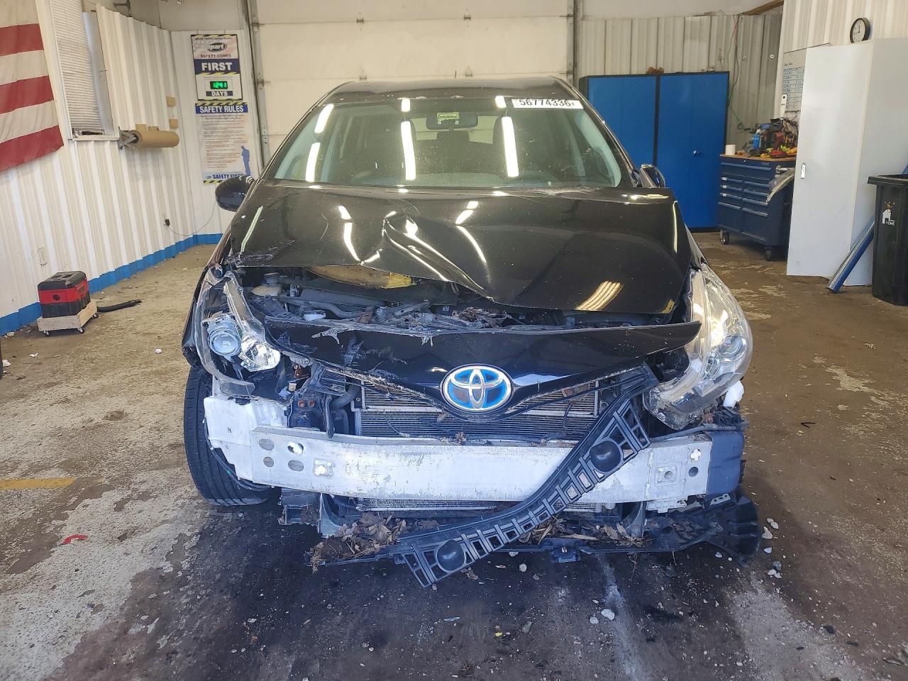 2016 Toyota Prius V Three - Фото 5