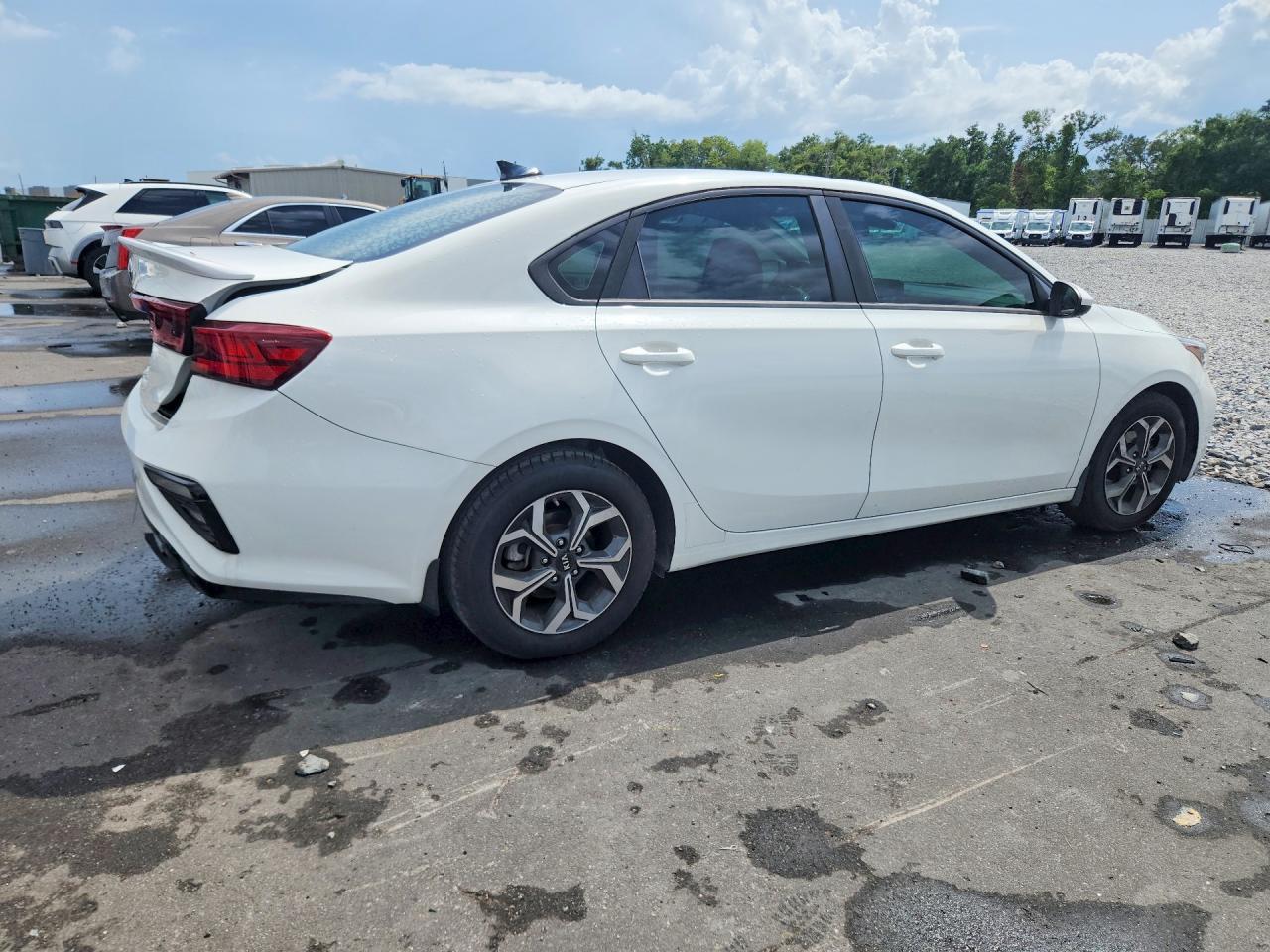 2019 Kia Forte Lxs - Фото 3