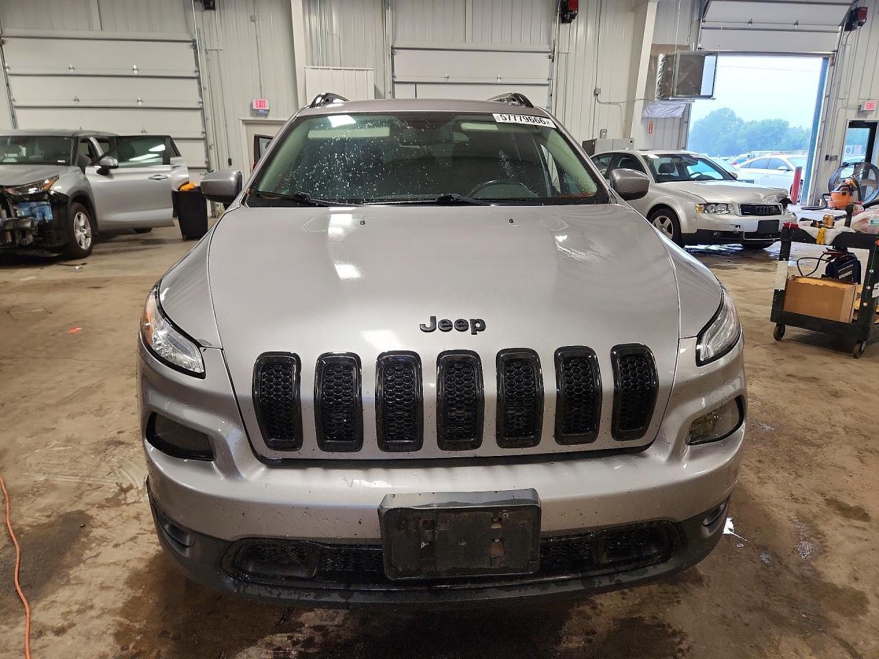 2018 Jeep Cherokee Latitude - Image 5