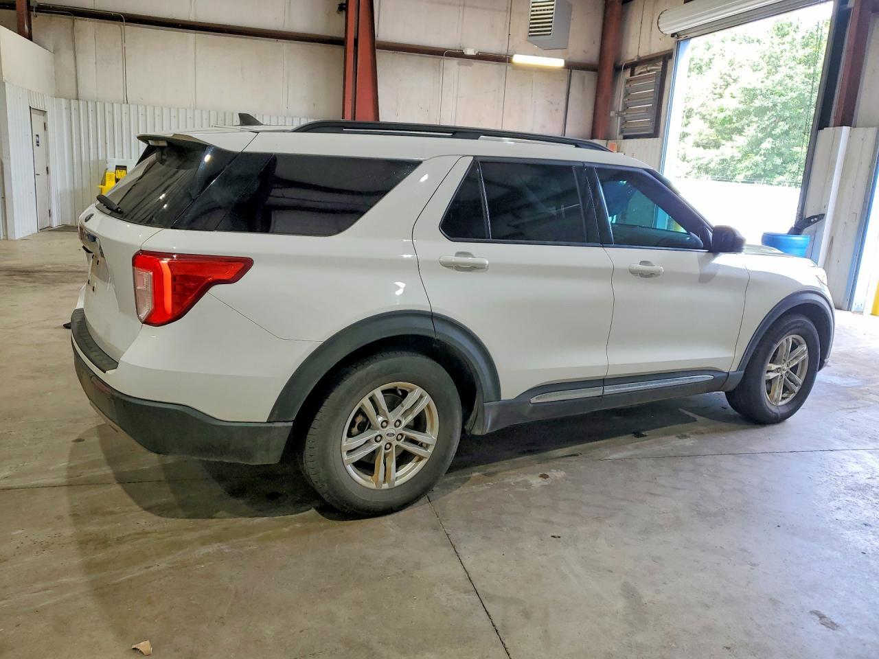 2023 Ford Explorer Xlt - Фото 3