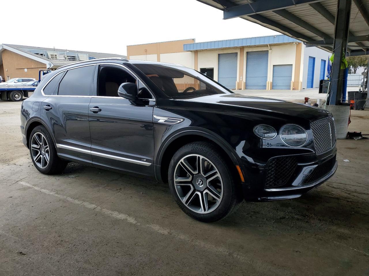 2021 Bentley Bentayga - Фото 4
