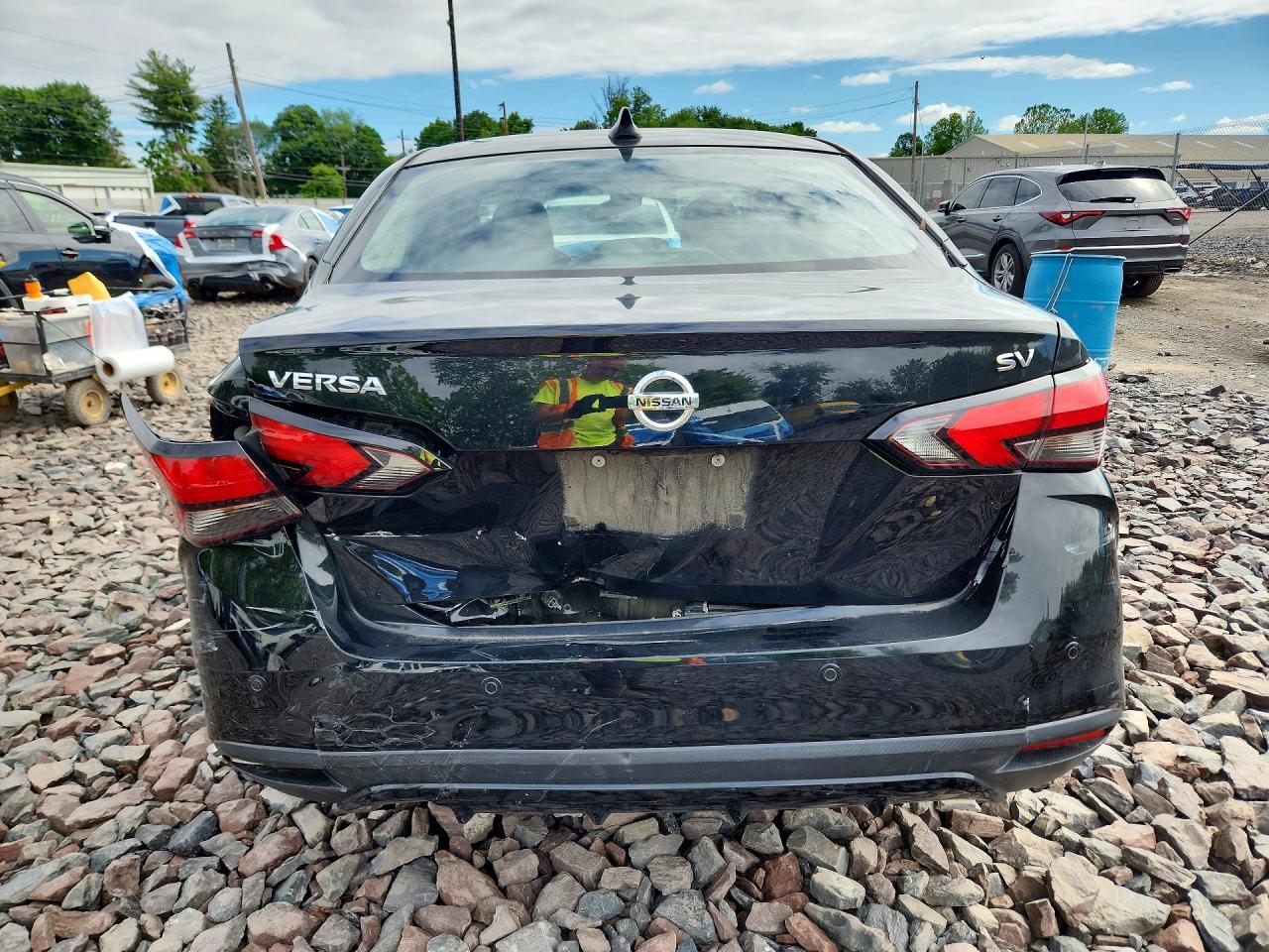 2021 Nissan Versa Sv - Image 6