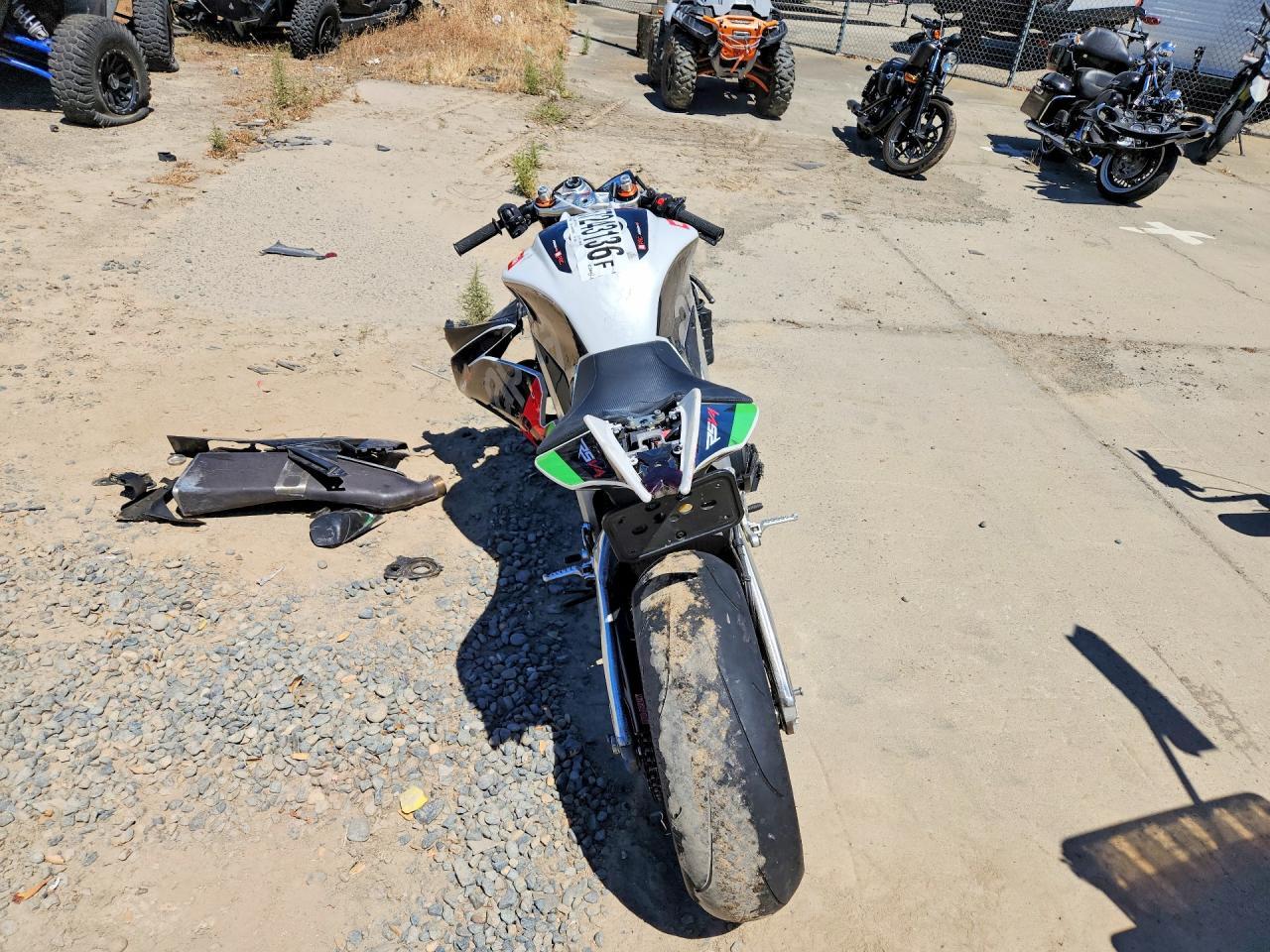 2010 Aprilia Rsv4 R - Фото 4