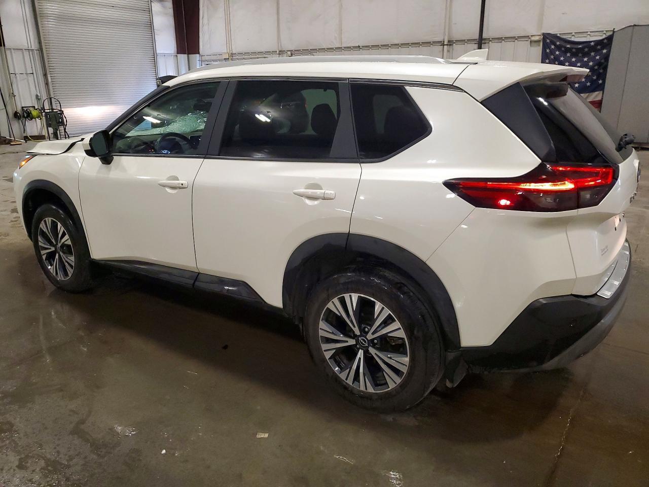 2023 Nissan Rogue Sv - Image 2