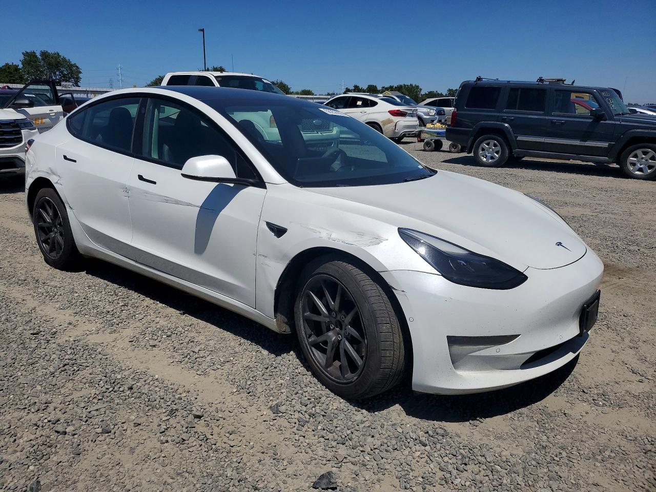 2022 Tesla Model 3 - Фото 4