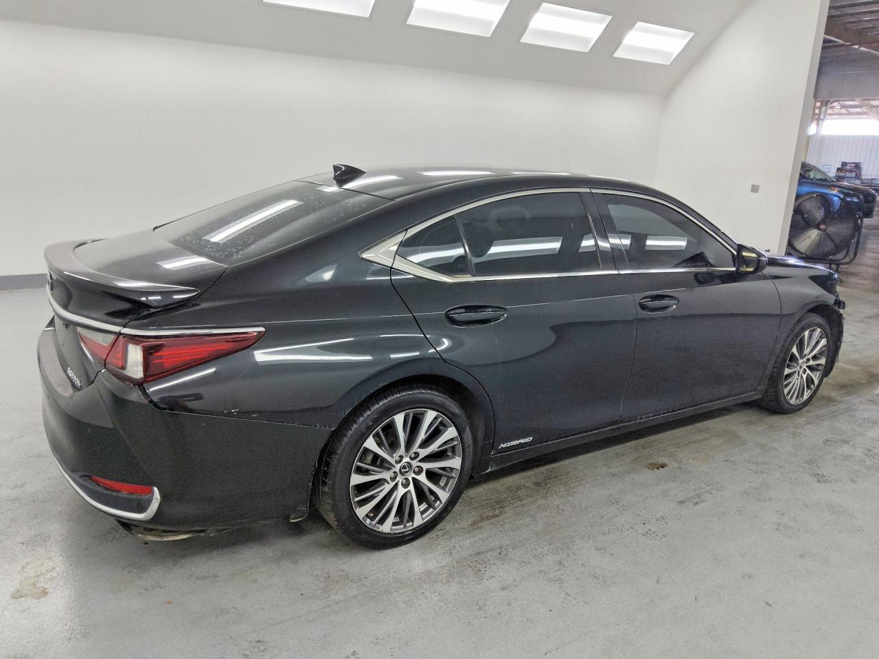2021 Lexus Es 300H - Фото 3