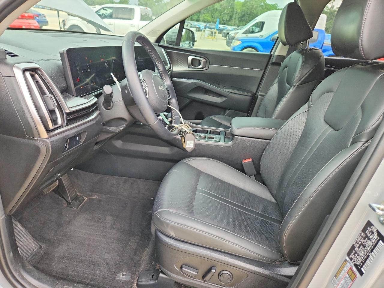 2025 Kia Sorento S - Image 7