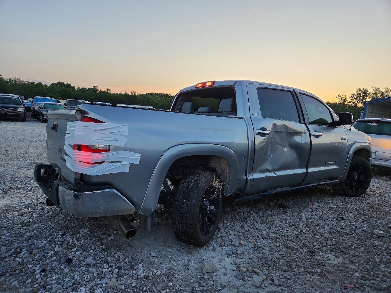 2015 Toyota Tundra Crewmax Limited - Фото 3