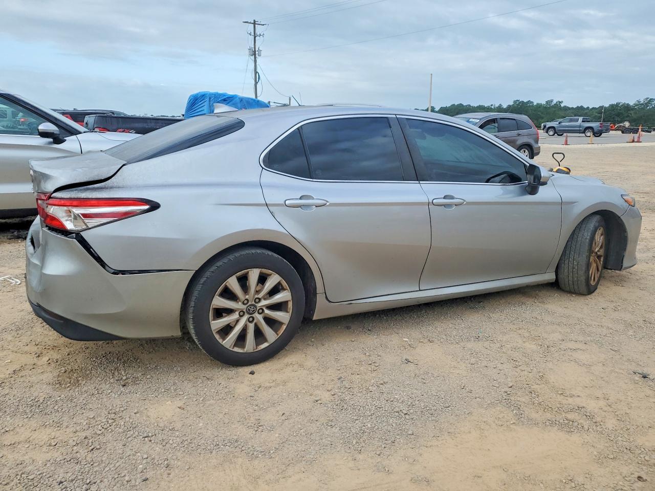 2019 Toyota Camry Le - Image 3