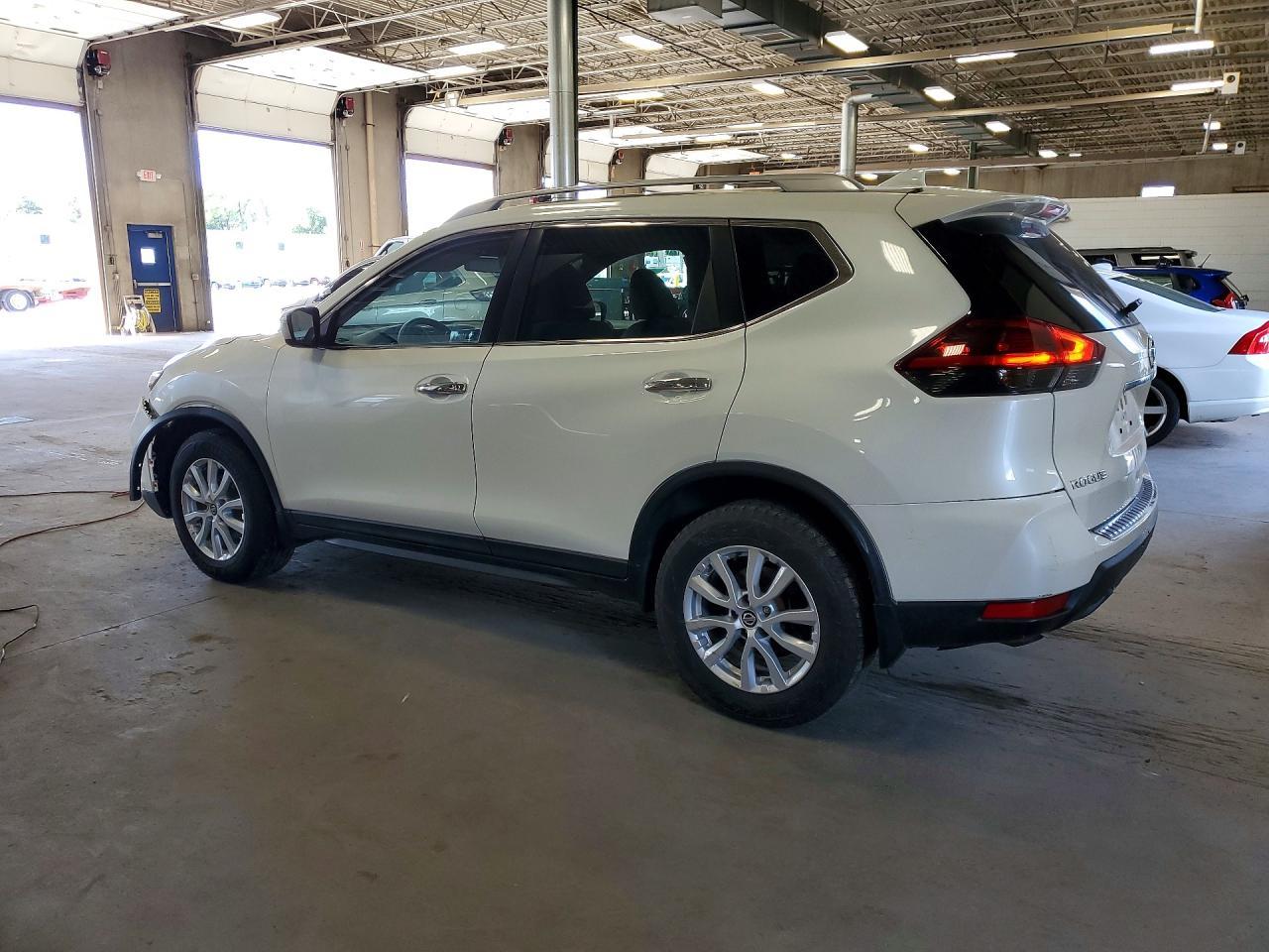 2018 Nissan Rogue Sv - Image 2