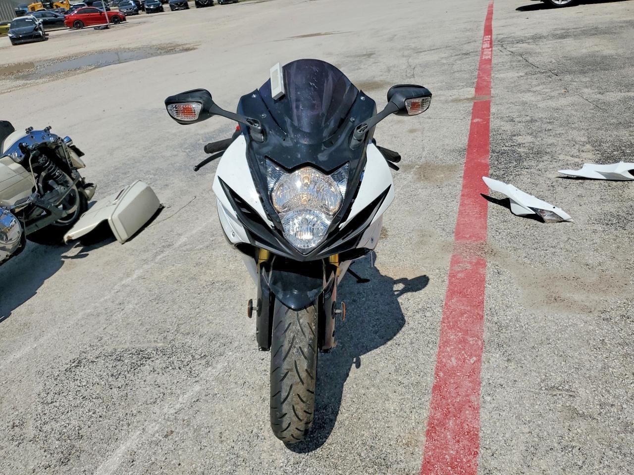 2017 Suzuki Gsx-R600 - Image 2