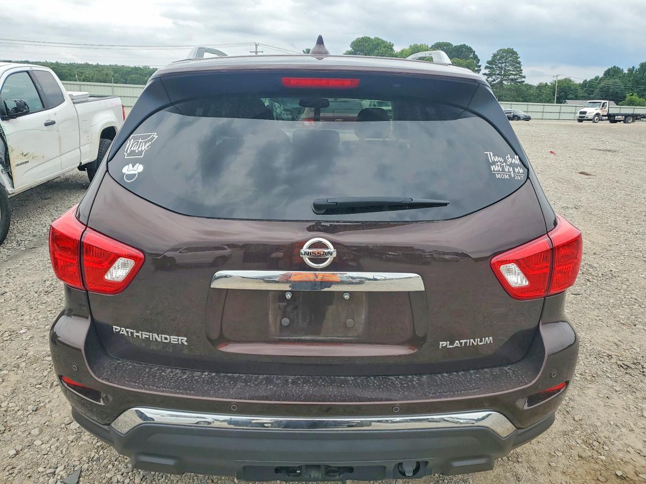 2020 Nissan Pathfinder Platinum - Image 6