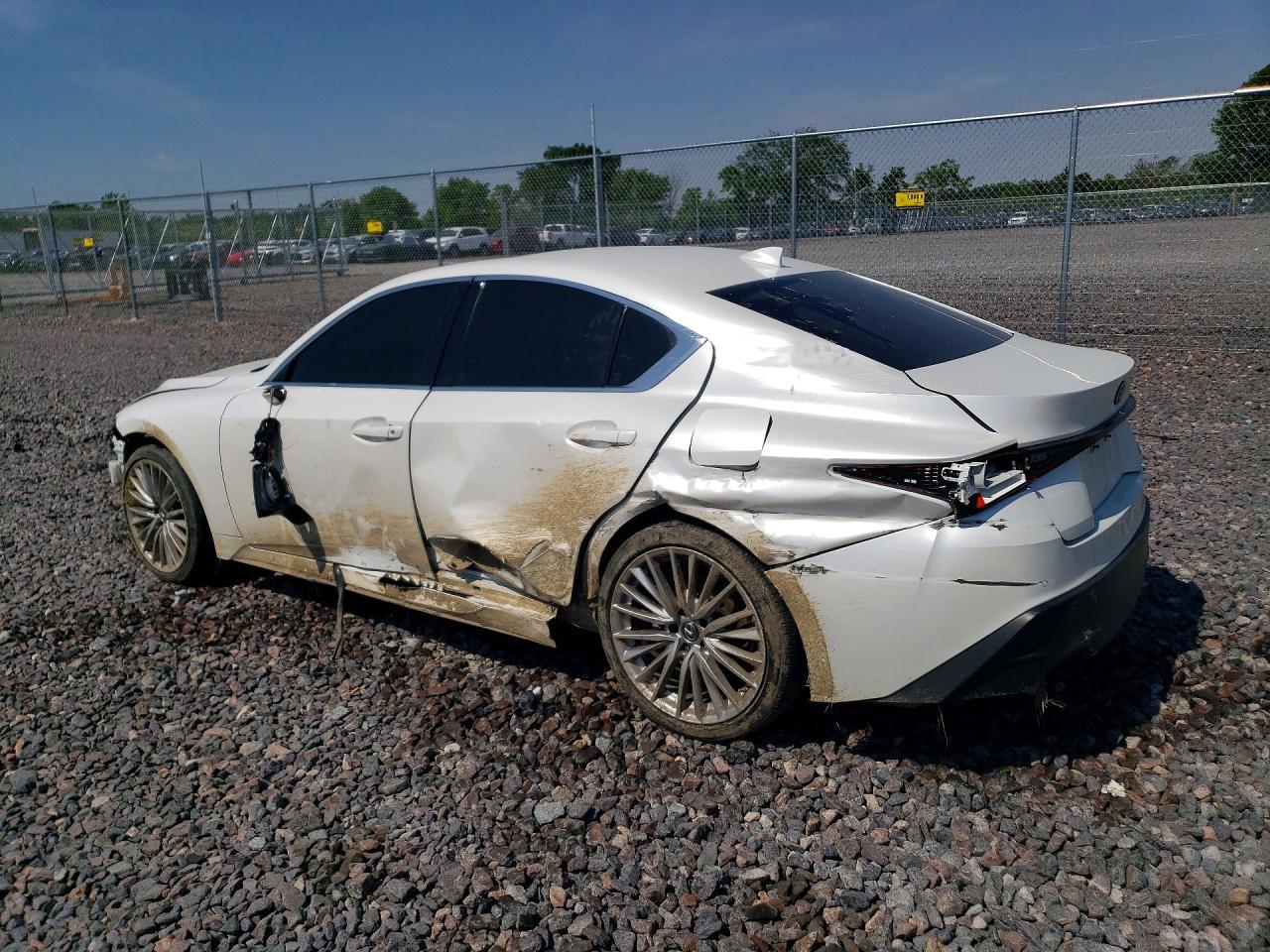 2022 Lexus Is 300 - Image 2