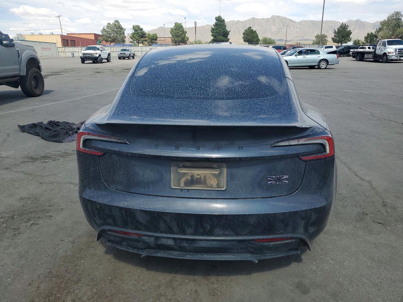 2024 Tesla Model 3 - Image 6