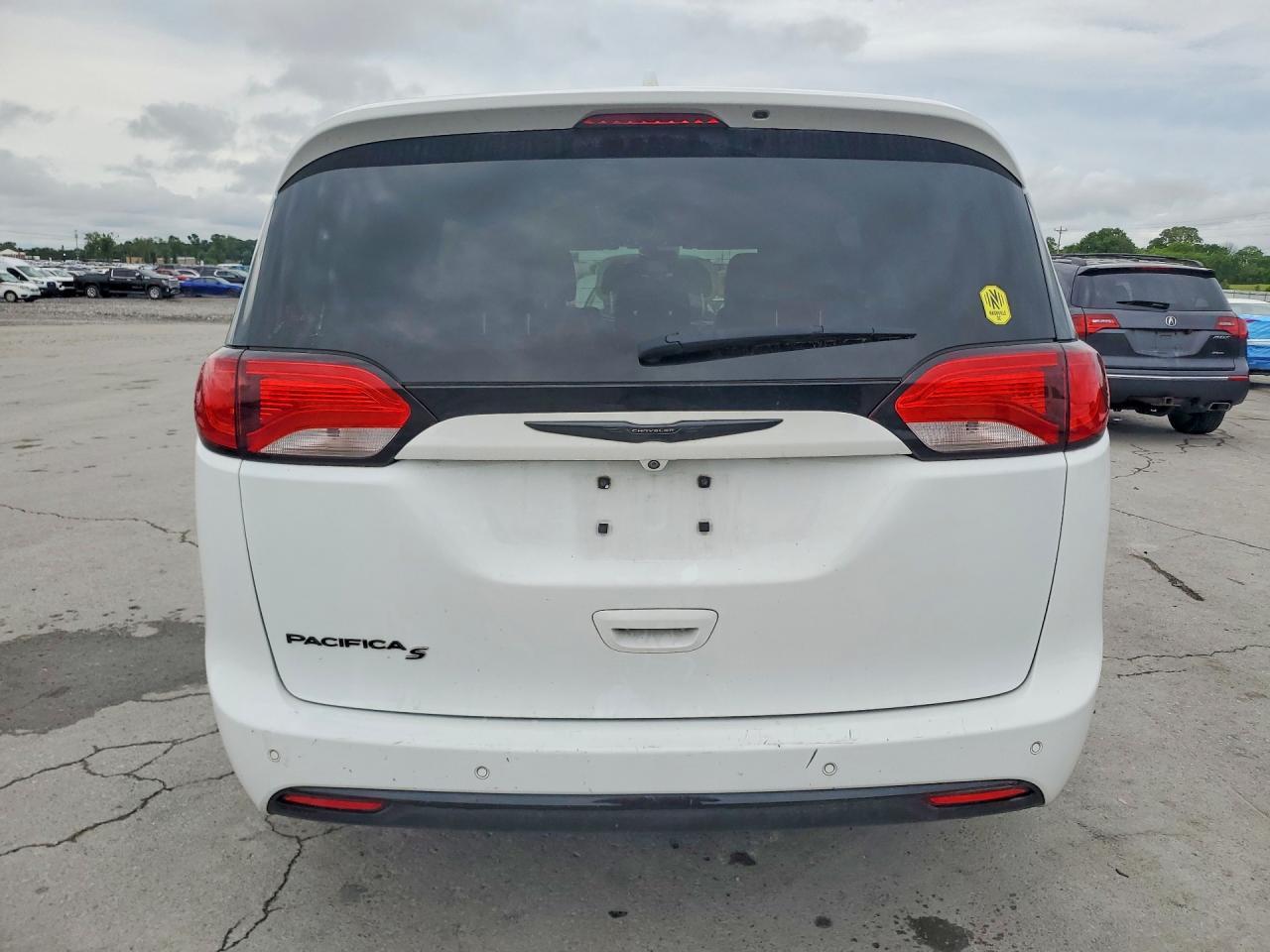 2020 Chrysler Pacifica Touring L Plus - Image 6