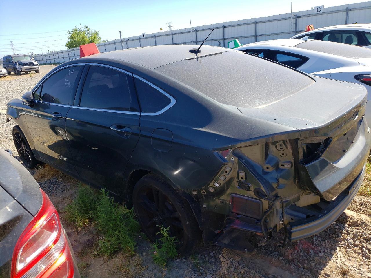 2015 Ford Fusion Titanium - Фото 2
