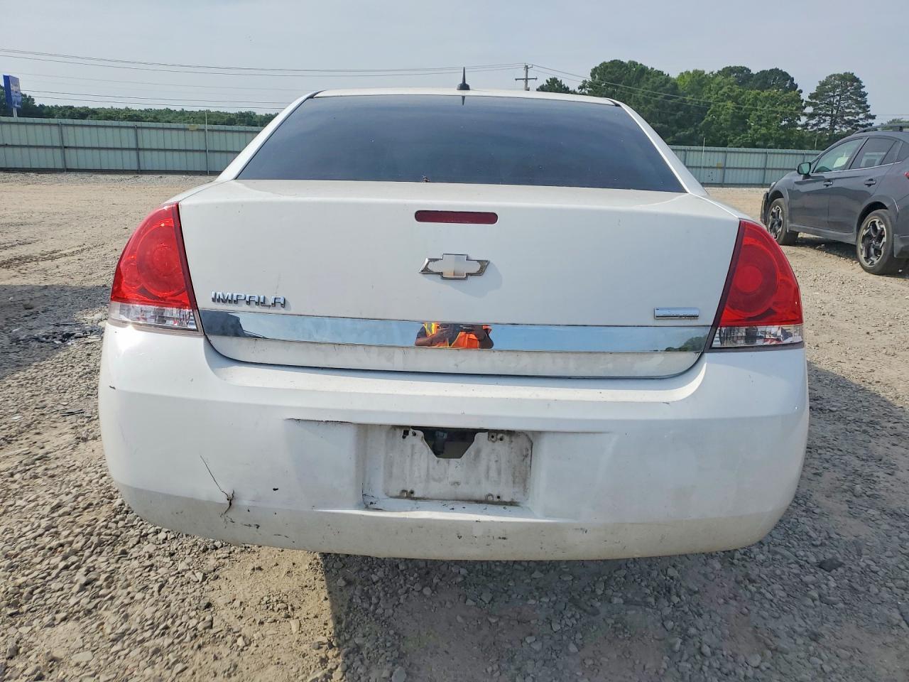 2011 Chevrolet Impala 4D Fleet - Фото 6