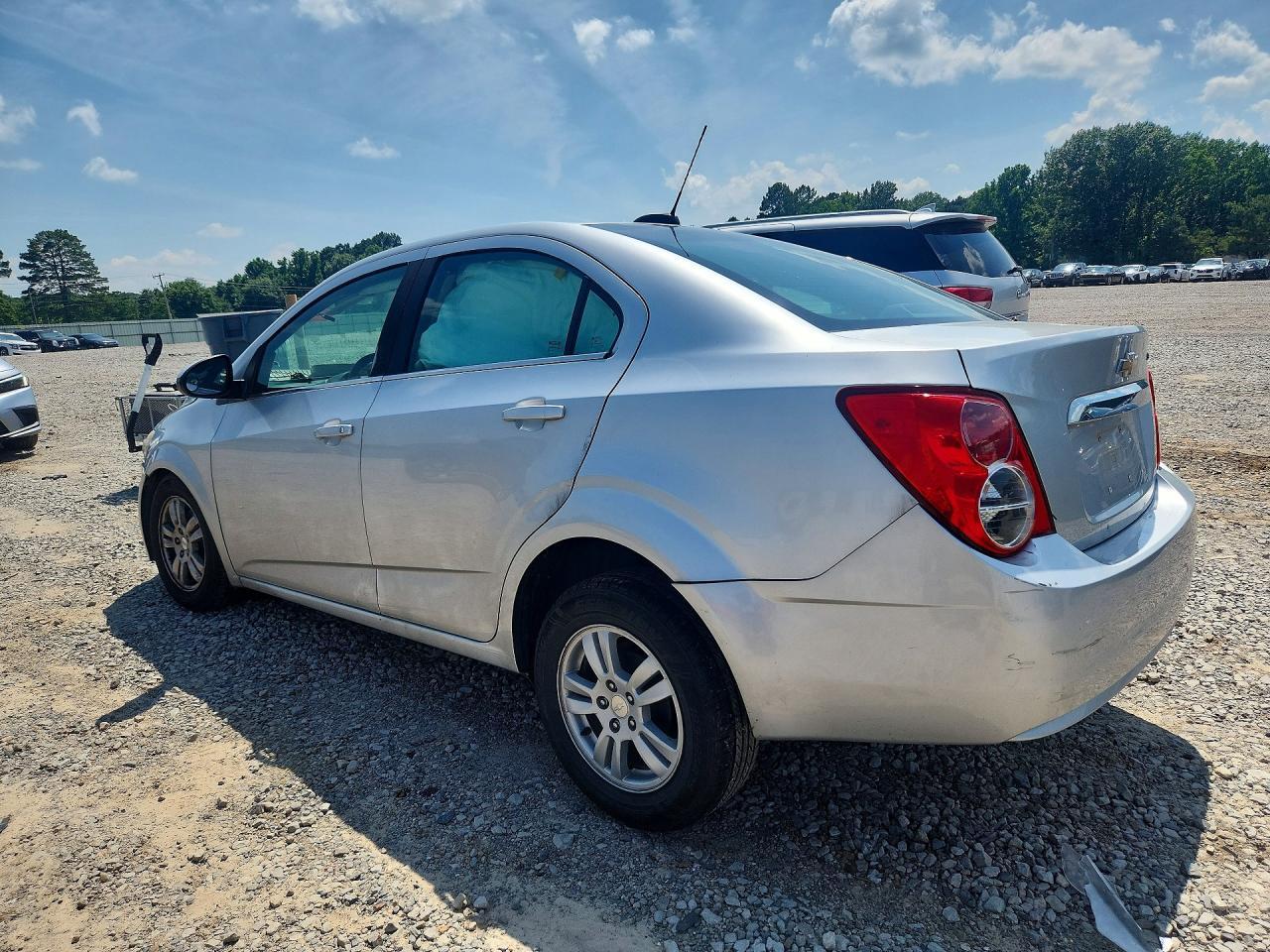 2015 Chevrolet Sonic Lt - Фото 2
