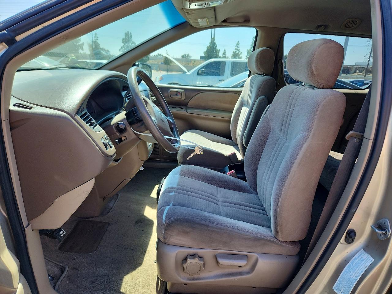 2001 Toyota Sienna Ce - Фото 7