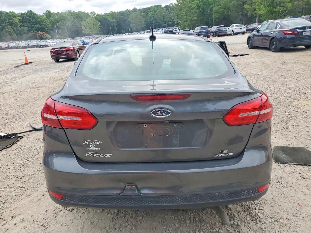 2016 Ford Focus Se - Фото 6