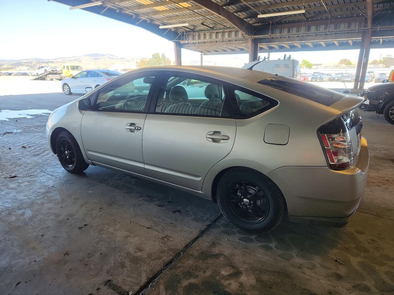 2005 Toyota Prius Base - Фото 2