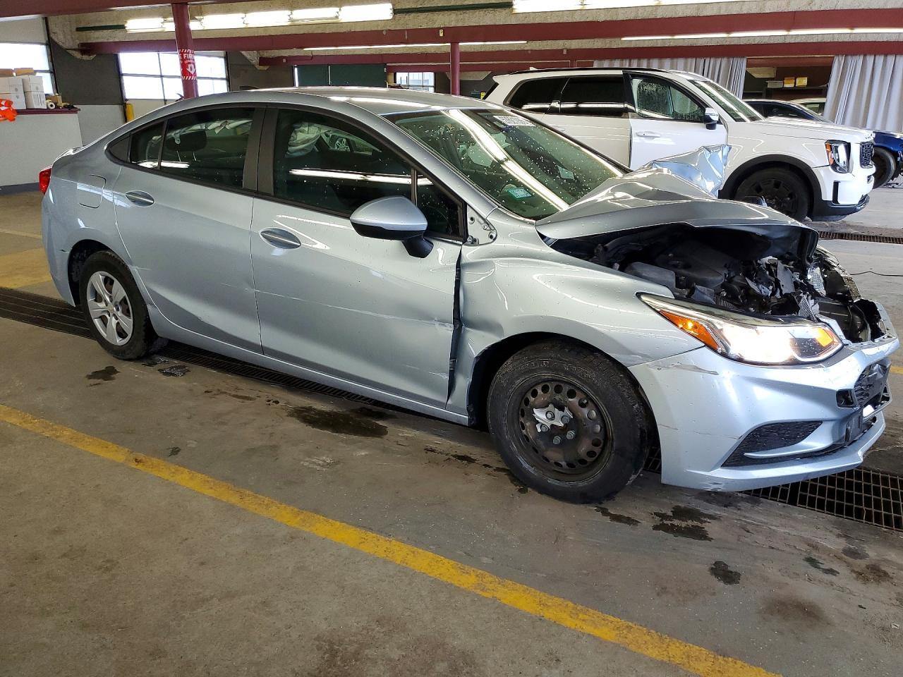 2018 Chevrolet Cruze Ls - Фото 4
