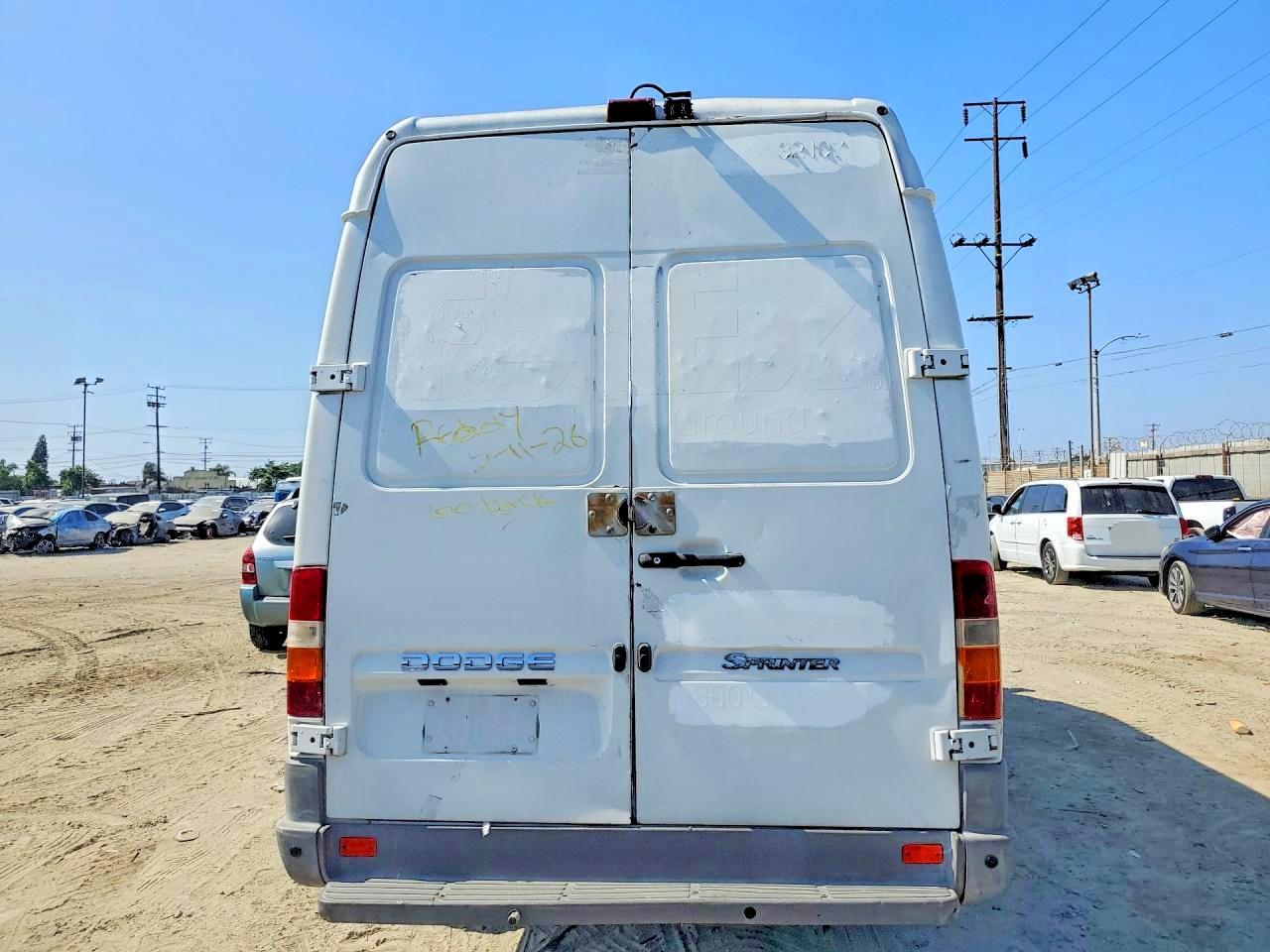2005 Dodge Sprinter 2500 Delivery Van - Фото 6