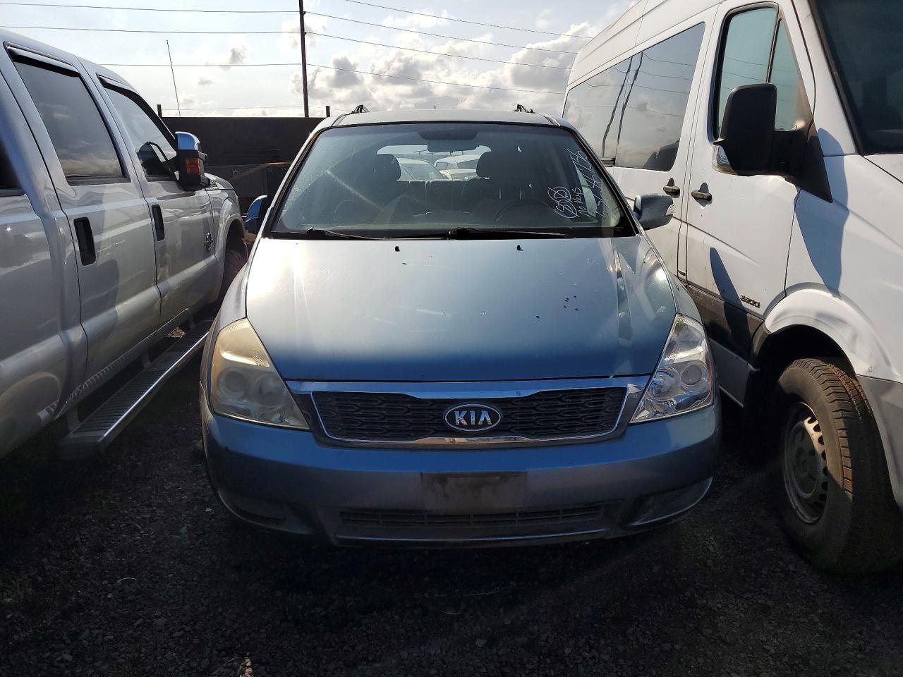 2012 Kia Sedona Lx - Image 5
