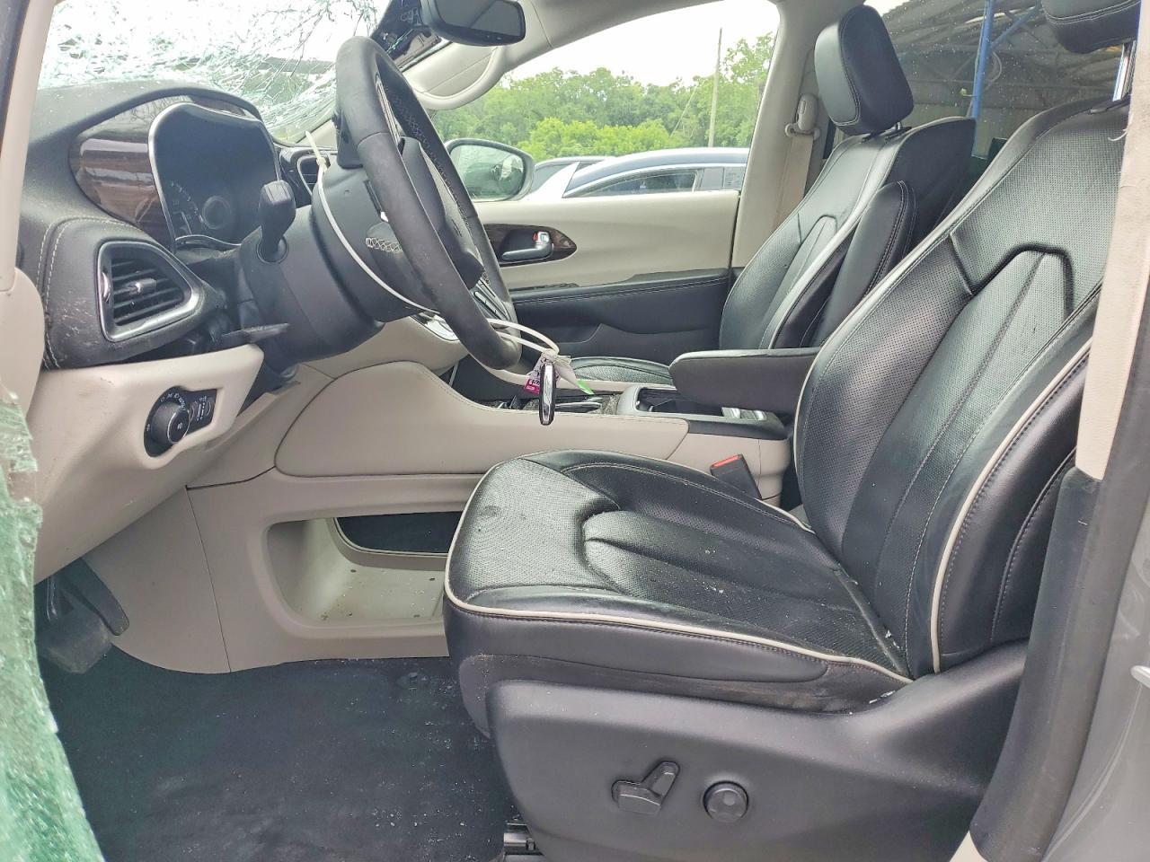 2022 Chrysler Pacifica Limited - Image 7