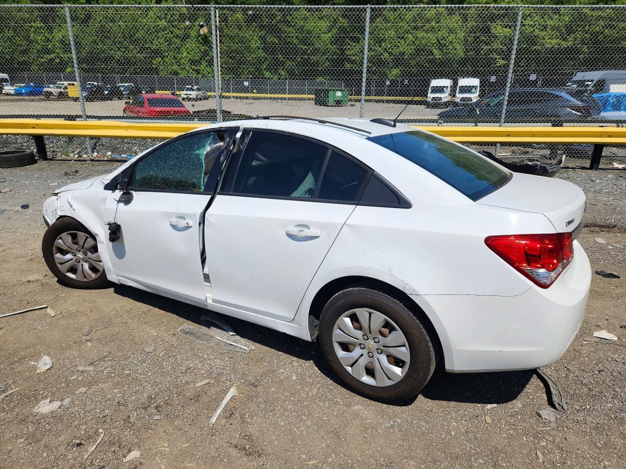 2016 Chevrolet Cruze Limited Ls - Фото 2