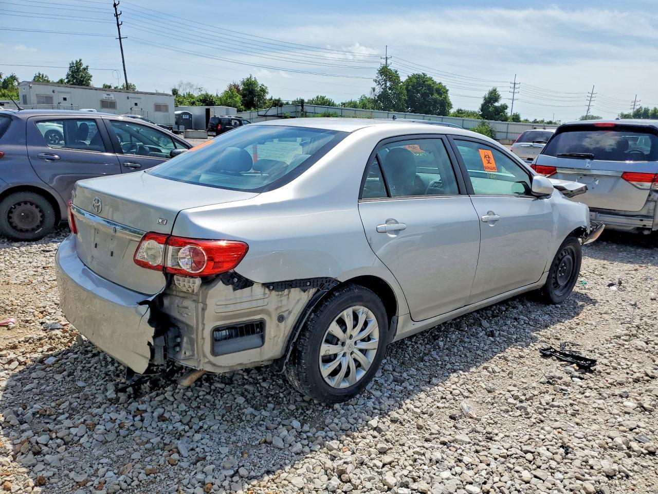 2013 Toyota Corolla Le - Фото 3