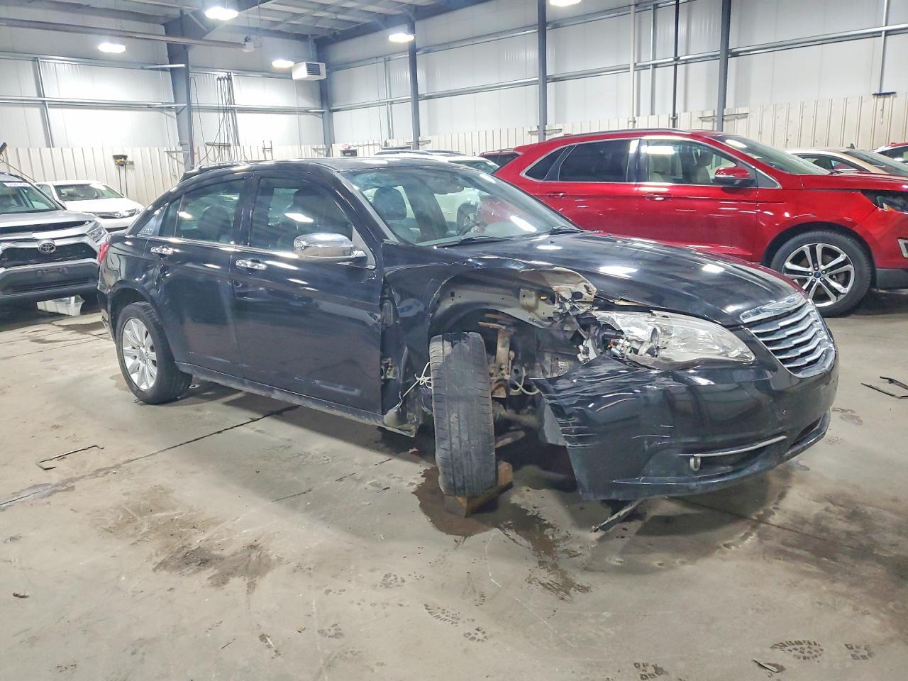 2012 Chrysler 200 Limited - Фото 4