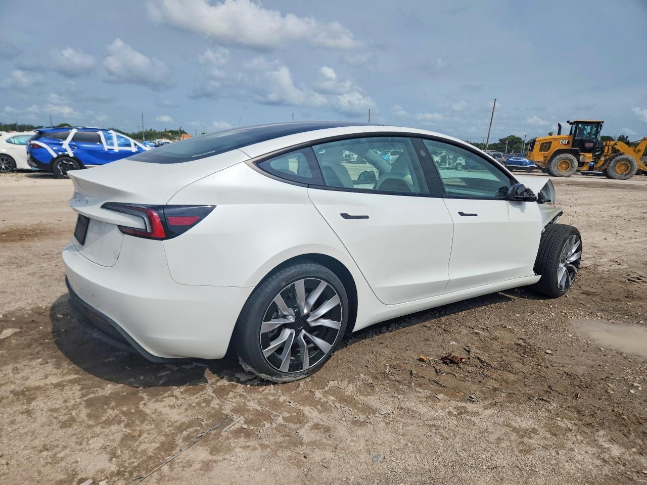 2025 Tesla Model 3 - Image 3