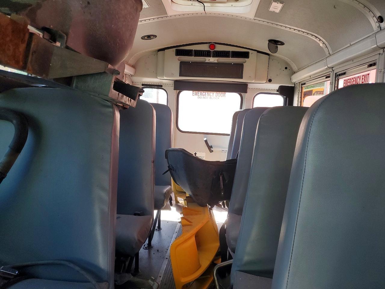 2013 Chevrolet Express G3 - School Bus - Фото 6