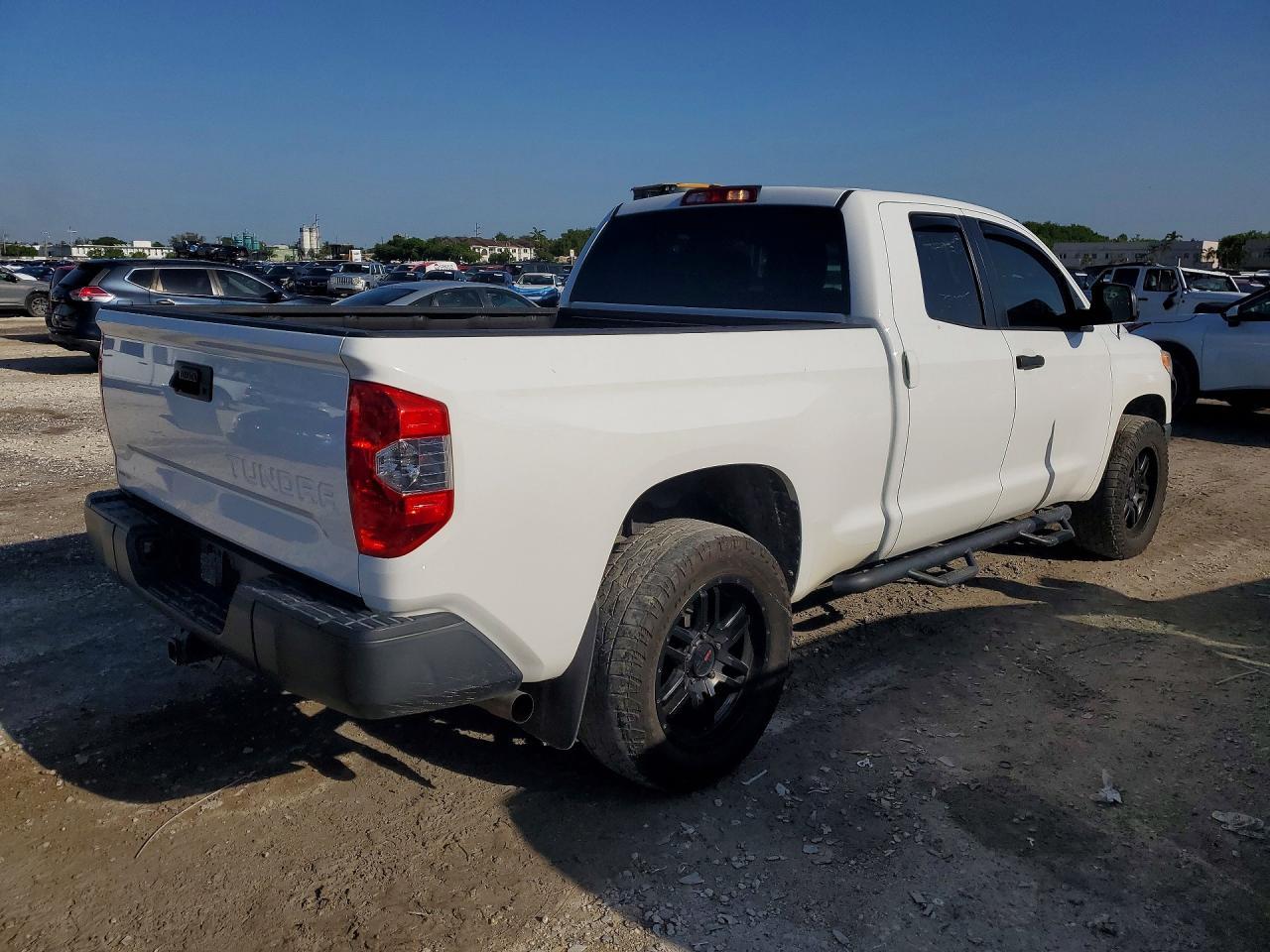 2014 Toyota Tundra Double Cab Sr - Фото 3