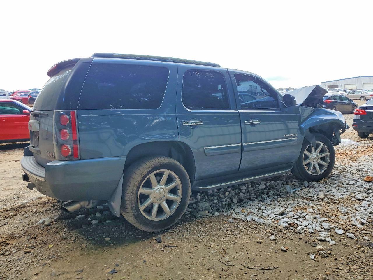 2008 GMC Yukon Denali - Фото 3